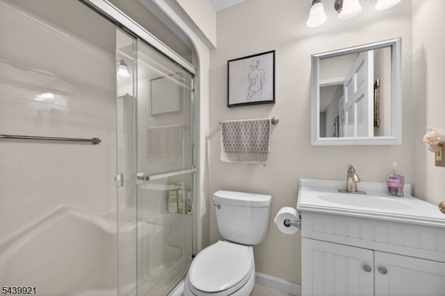 109 Carlson Pkwy, Cedar Grove Twp., NJ 07009