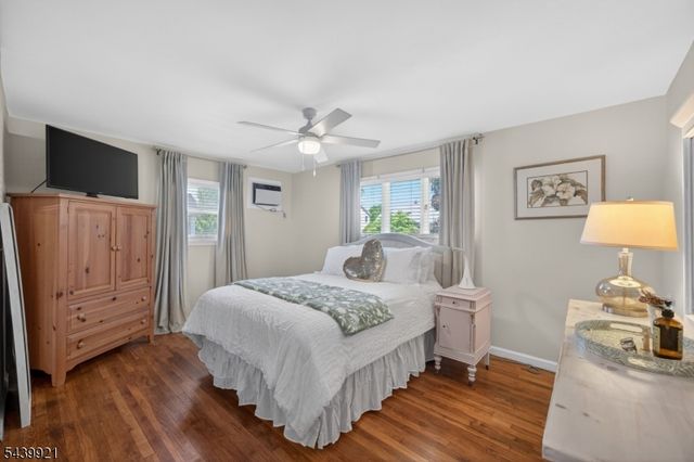 109 Carlson Pkwy, Cedar Grove Twp., NJ 07009