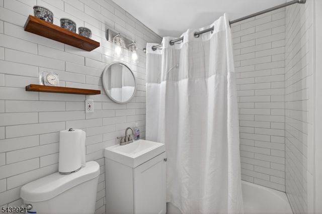 109 Carlson Pkwy, Cedar Grove Twp., NJ 07009