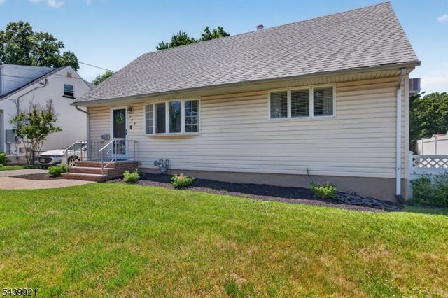 109 Carlson Pkwy, Cedar Grove Twp., NJ 07009