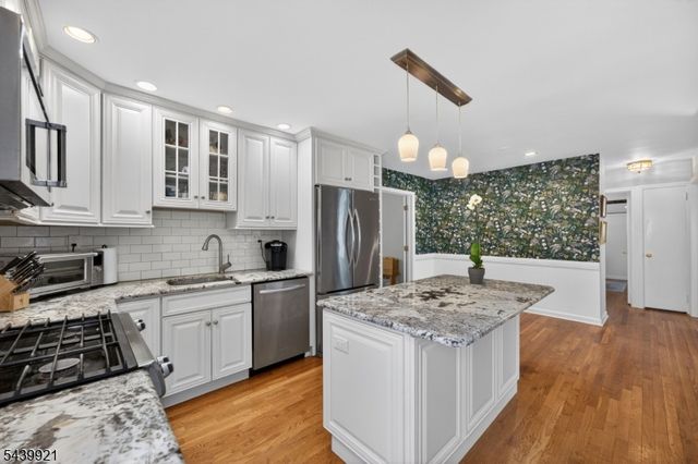 109 Carlson Pkwy, Cedar Grove Twp., NJ 07009