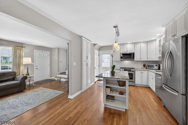 109 Carlson Pkwy, Cedar Grove Twp., NJ 07009