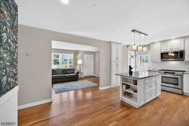 109 Carlson Pkwy, Cedar Grove Twp., NJ 07009