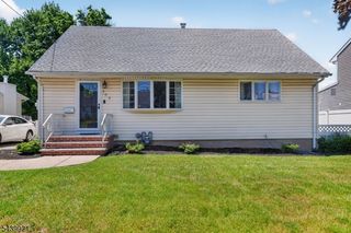 109 Carlson Pkwy, Cedar Grove Twp., NJ 07009