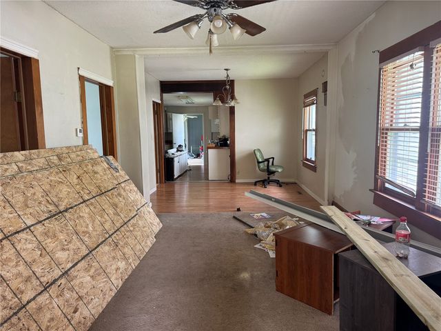 1056 H Avenue NW, Cedar Rapids, IA 52405