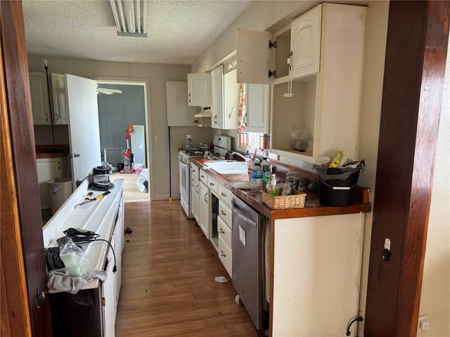 1056 H Avenue NW, Cedar Rapids, IA 52405