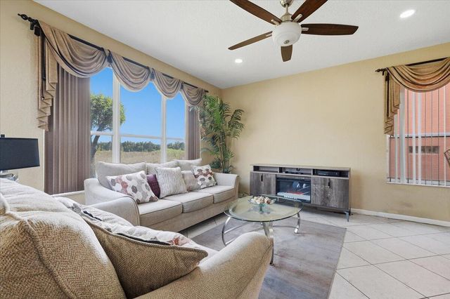 2111 SW 148th Avenue, Miramar, FL 33027