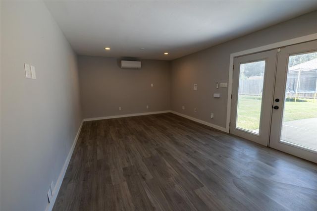 8226 Schaffer Lane, Houston, TX 77070