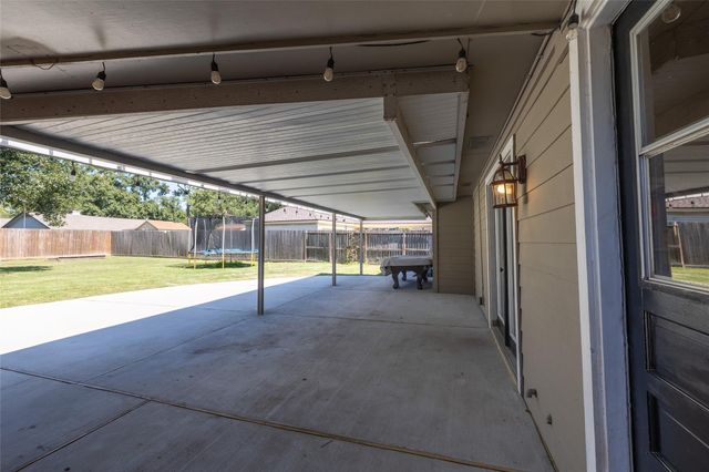 8226 Schaffer Lane, Houston, TX 77070