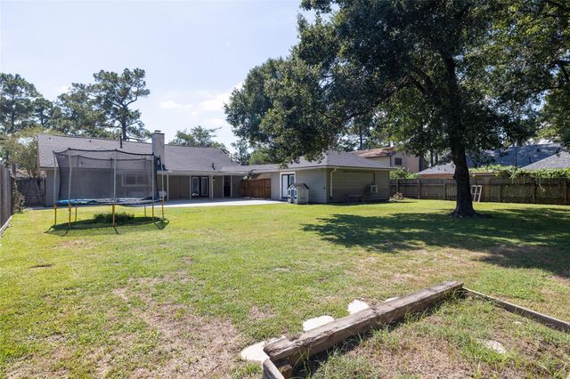 8226 Schaffer Lane, Houston, TX 77070