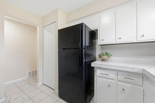 521 CLERMONT Avenue S, Orange Park, FL 32073