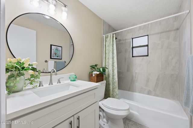 521 CLERMONT Avenue S, Orange Park, FL 32073