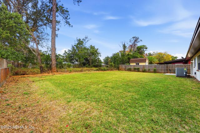 521 CLERMONT Avenue S, Orange Park, FL 32073