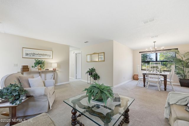 521 CLERMONT Avenue S, Orange Park, FL 32073