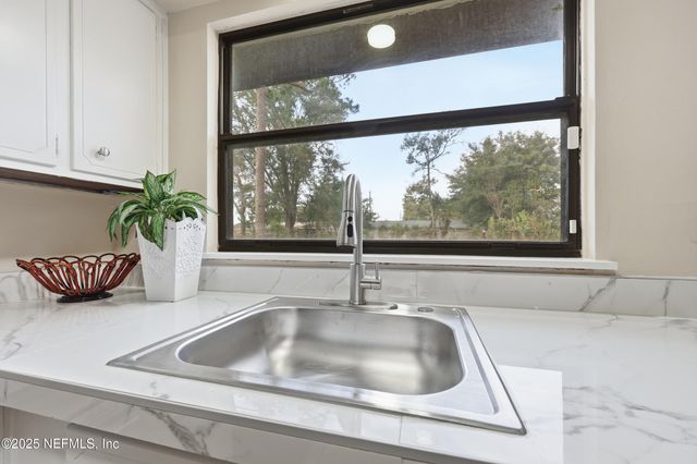 521 CLERMONT Avenue S, Orange Park, FL 32073