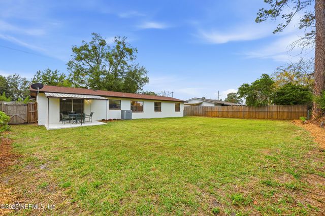 521 CLERMONT Avenue S, Orange Park, FL 32073