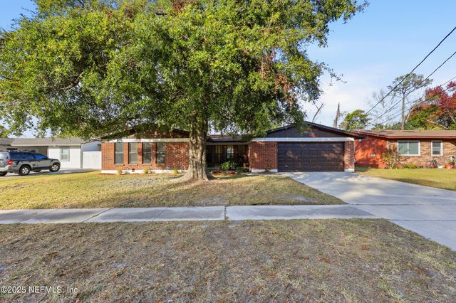 521 CLERMONT Avenue S, Orange Park, FL 32073