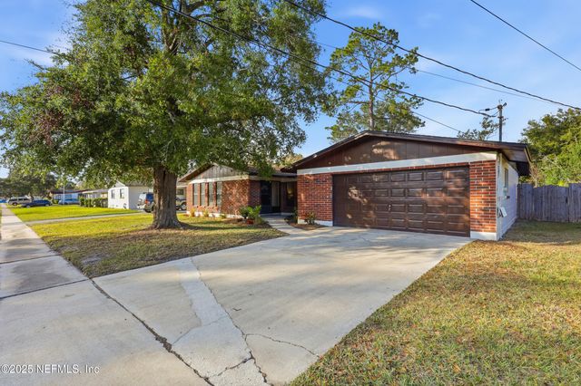 521 CLERMONT Avenue S, Orange Park, FL 32073