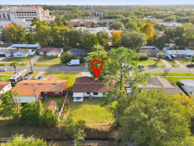 521 CLERMONT Avenue S, Orange Park, FL 32073