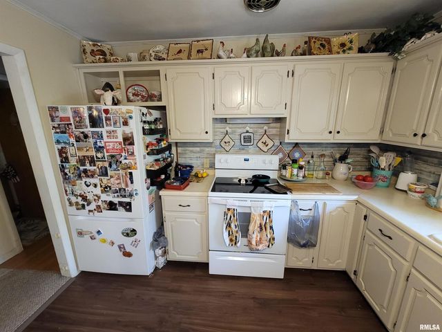 1133 W Boone Street, Salem, IL 62881