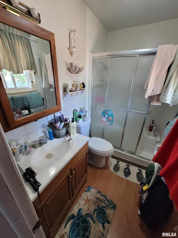 Image 13 of property listing at 1133 W Boone Street, Salem, IL 62881