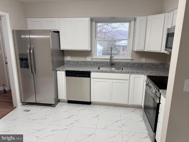 537 BUTTERNUT DR, Fredericksburg, VA 22408