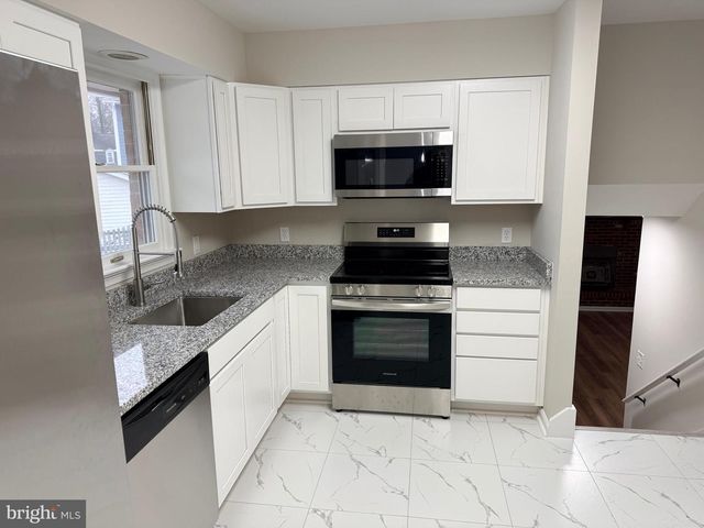 537 BUTTERNUT DR, Fredericksburg, VA 22408