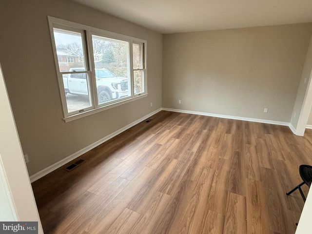 537 BUTTERNUT DR, Fredericksburg, VA 22408