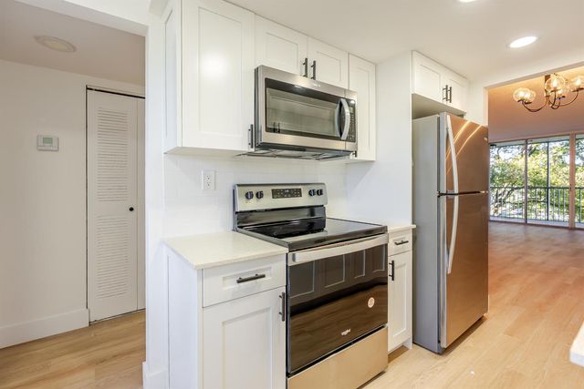 3121 NW 47th Terrace 315, Lauderdale Lakes, FL 33319