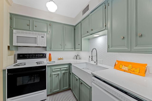 6135 Bandera Avenue A, Dallas, TX 75225