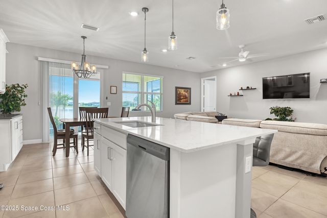 507 Veridian Circle NW, Palm Bay, FL 32907