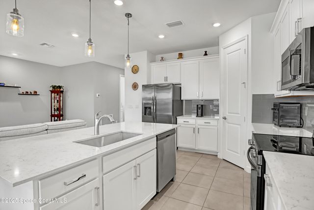 507 Veridian Circle NW, Palm Bay, FL 32907