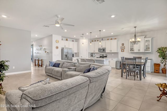 507 Veridian Circle NW, Palm Bay, FL 32907