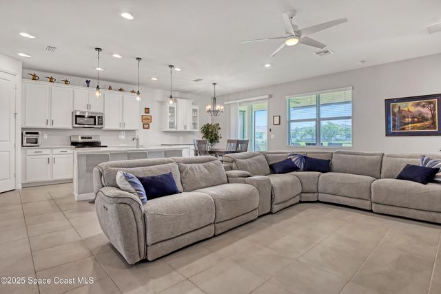 507 Veridian Circle NW, Palm Bay, FL 32907