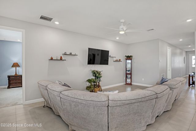 507 Veridian Circle NW, Palm Bay, FL 32907