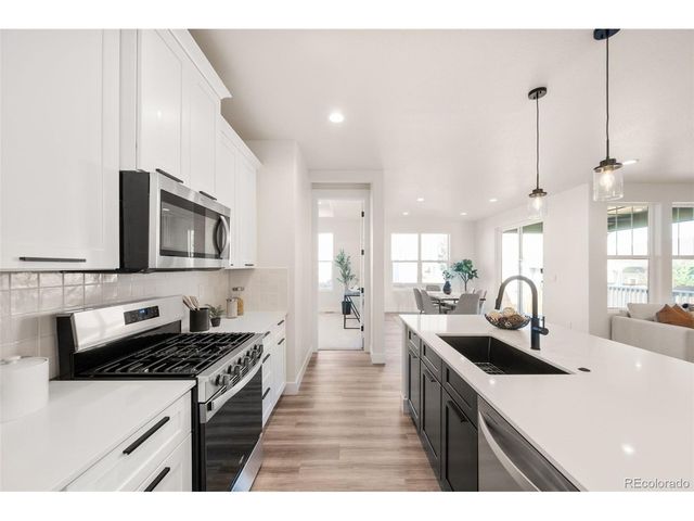 16364 Columbine St, Thornton, CO 80602