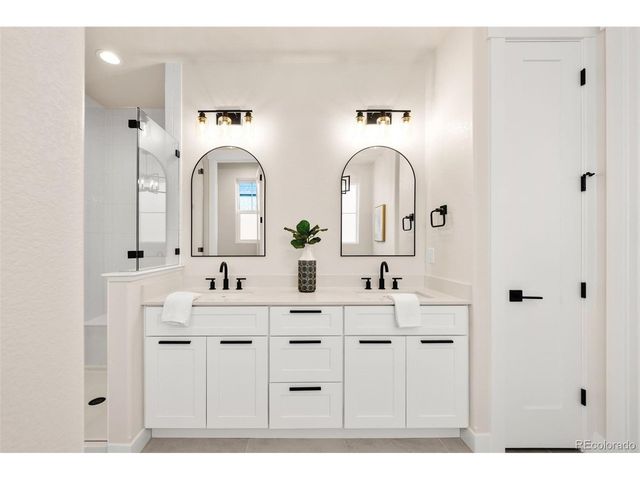 16364 Columbine St, Thornton, CO 80602
