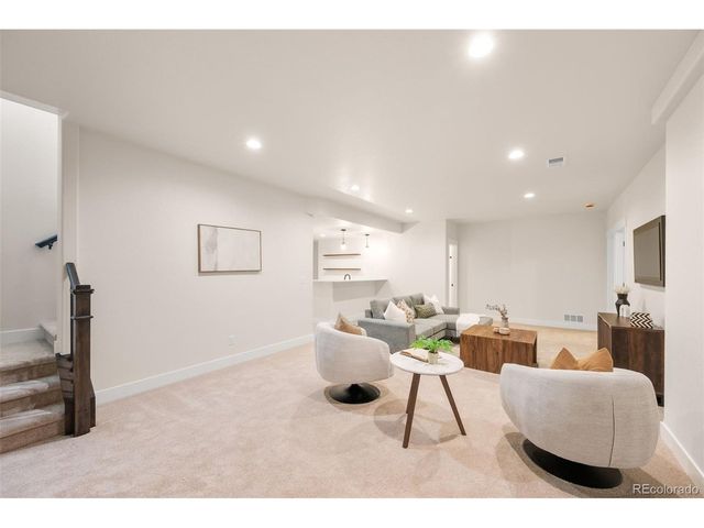 16364 Columbine St, Thornton, CO 80602
