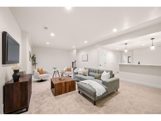 16364 Columbine St, Thornton, CO 80602