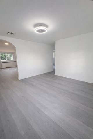 2609 NW 54th St, Tamarac, FL 33309