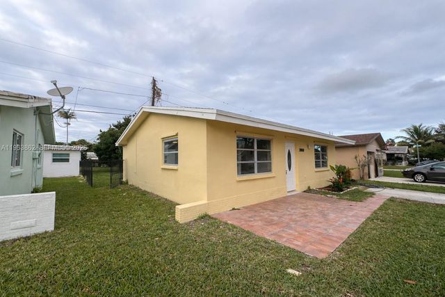 2609 NW 54th St, Tamarac, FL 33309