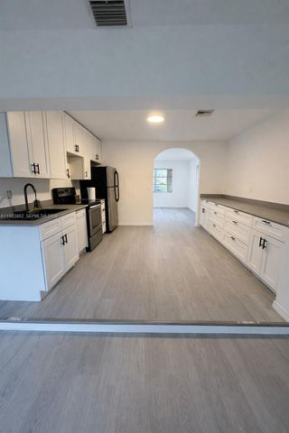 2609 NW 54th St, Tamarac, FL 33309