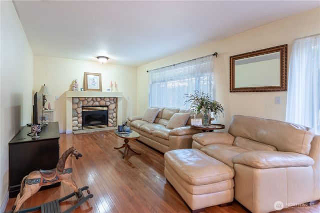 20119 SE 266th Street, Covington, WA 98042