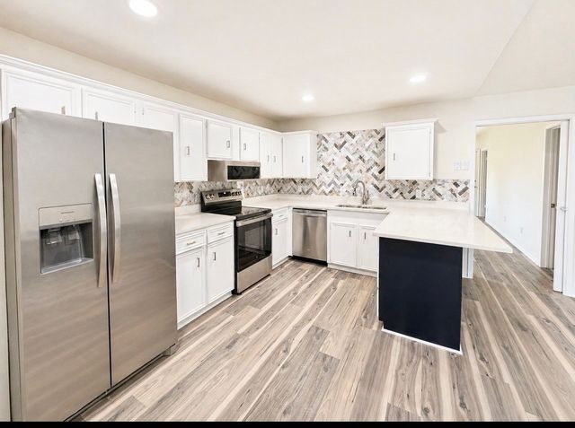 614 W Grenoble Drive, Grand Prairie, TX 75052