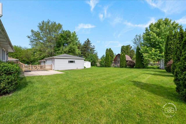 184 Locust Street, South Elgin, IL 60177