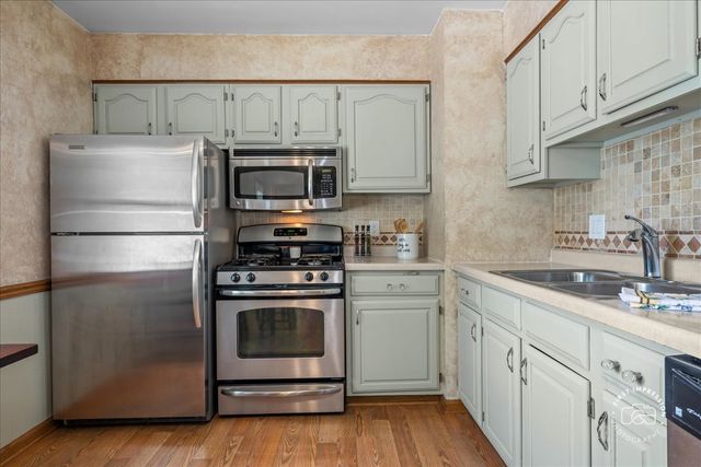 184 Locust Street, South Elgin, IL 60177