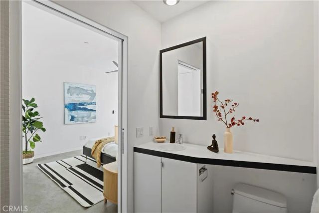 1121 Abbot Kinney, Venice, CA 90291