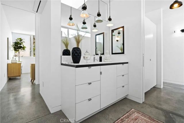 1121 Abbot Kinney, Venice, CA 90291