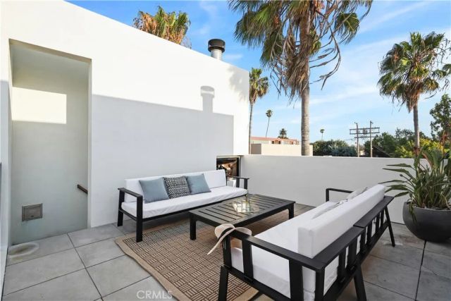 1121 Abbot Kinney, Venice, CA 90291