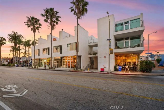 1121 Abbot Kinney, Venice, CA 90291